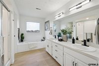 6514 North 104 Street, Omaha, NE 68122