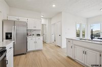 6514 North 104 Street, Omaha, NE 68122