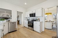 6514 North 104 Street, Omaha, NE 68122