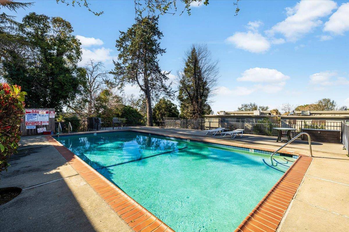 228 Foresthill Ave, Auburn, CA 95603