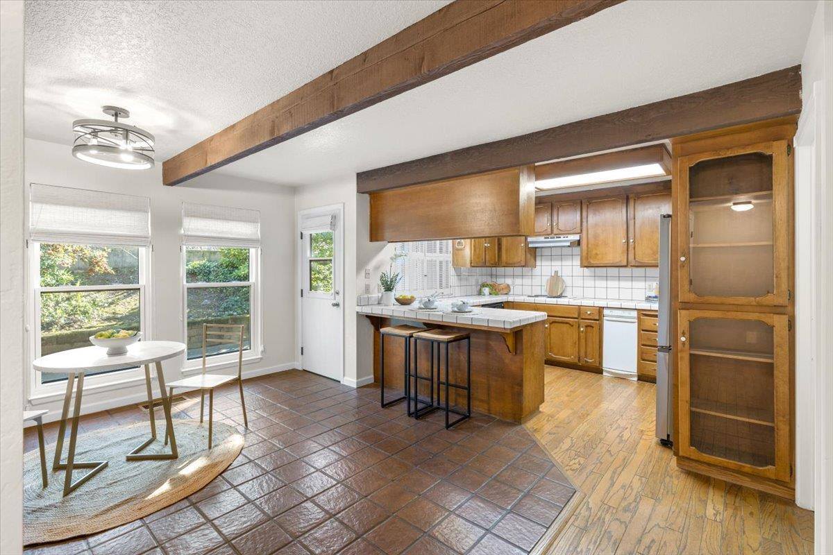 228 Foresthill Ave, Auburn, CA 95603