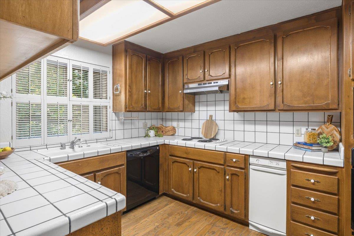 228 Foresthill Ave, Auburn, CA 95603