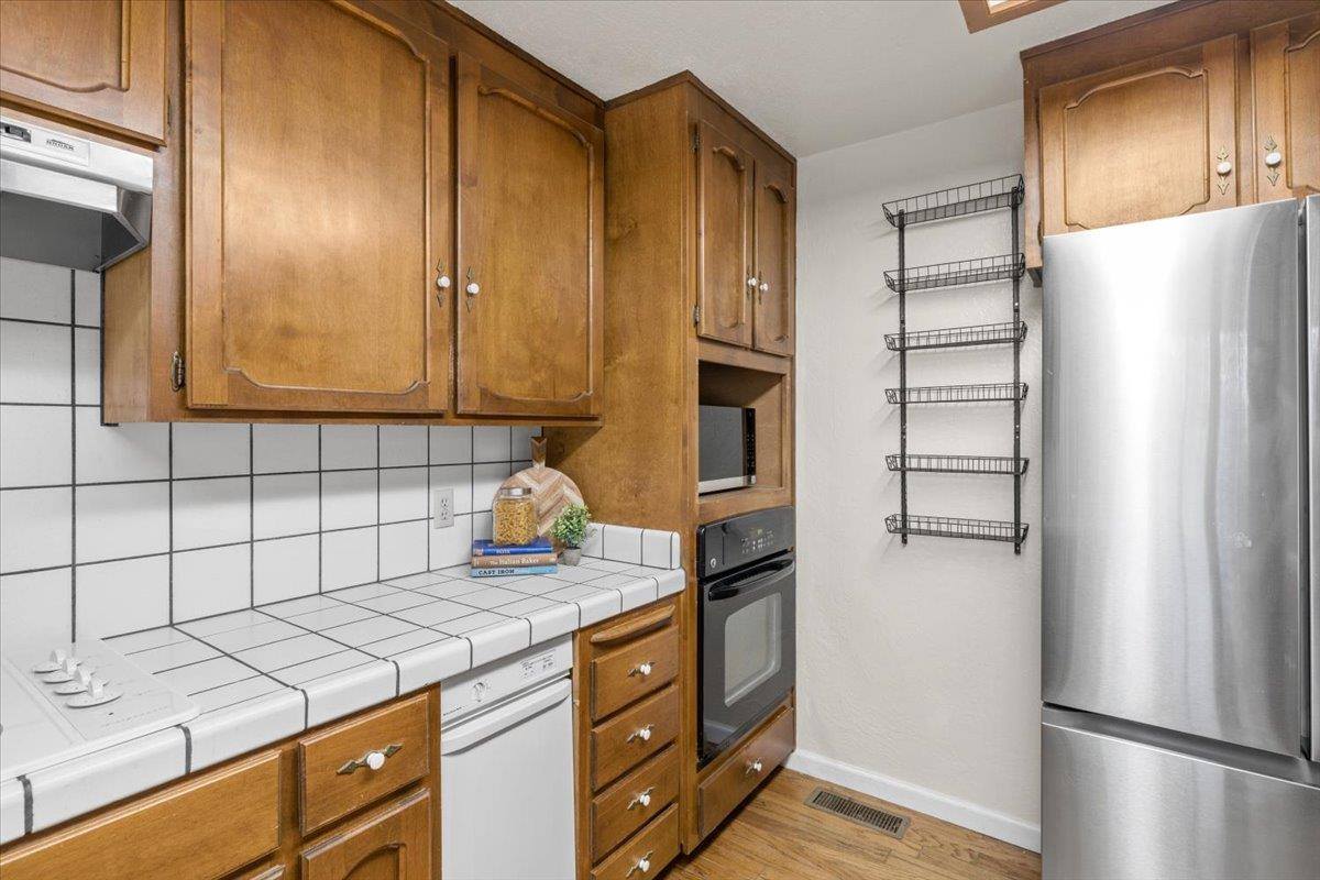 228 Foresthill Ave, Auburn, CA 95603