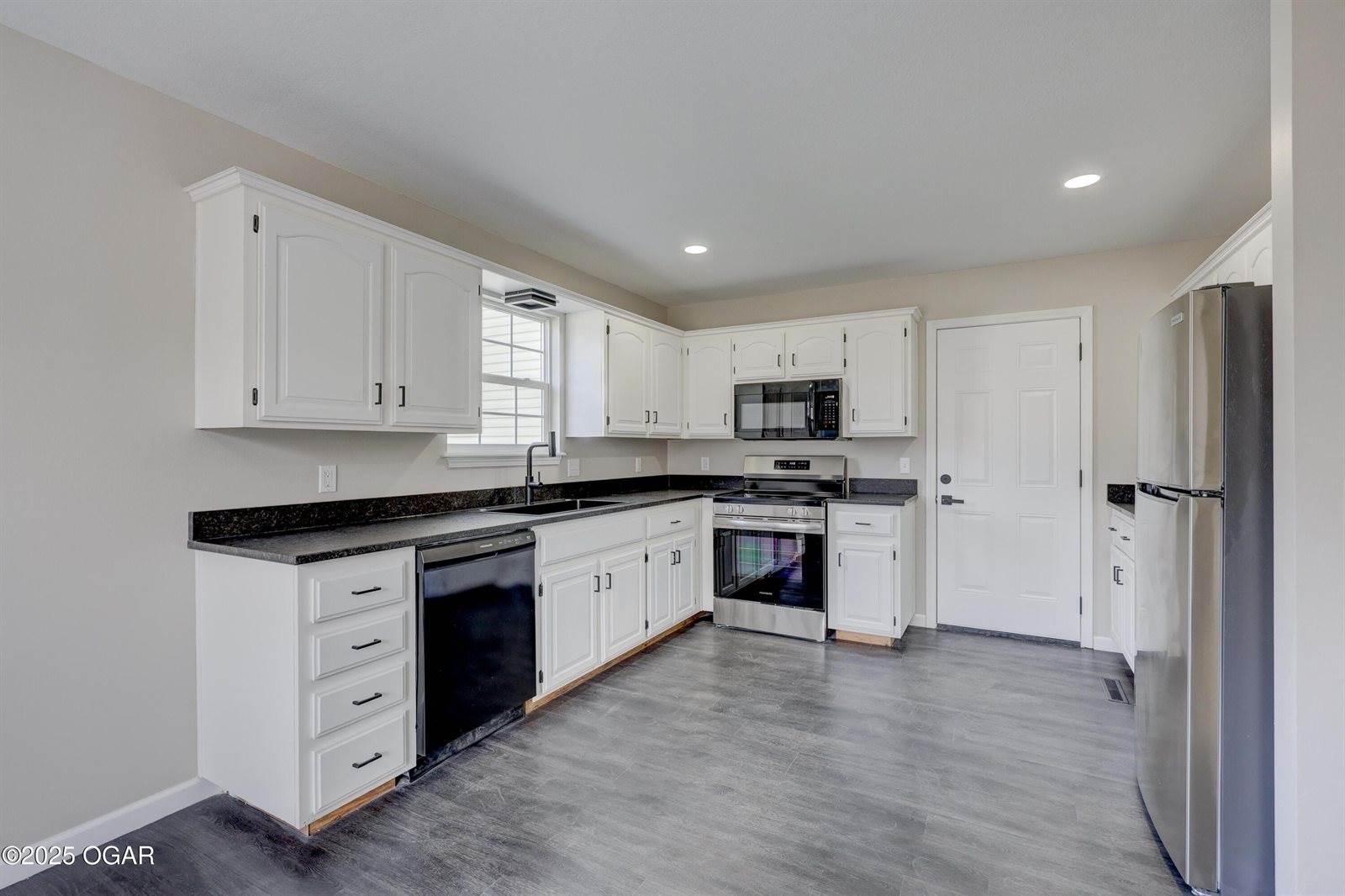 330 North Tyler Avenue, Joplin, MO 64801