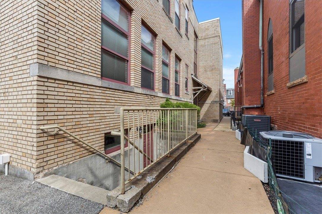 1822 Harcum Way, South Side, PA 15203