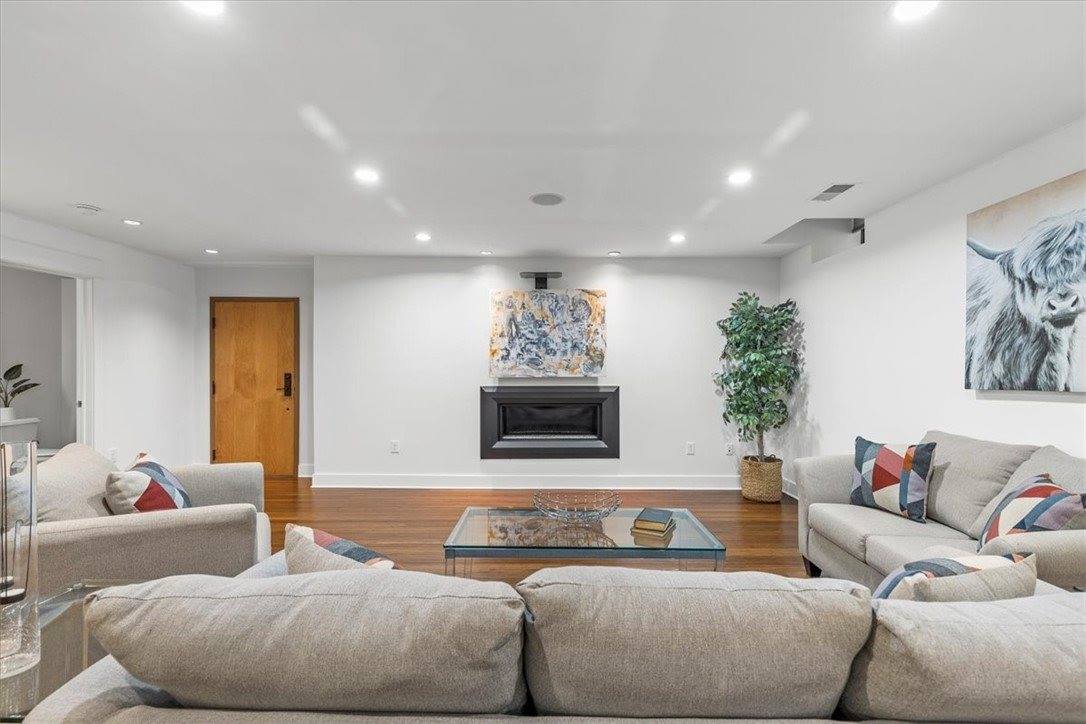 1822 Harcum Way, South Side, PA 15203