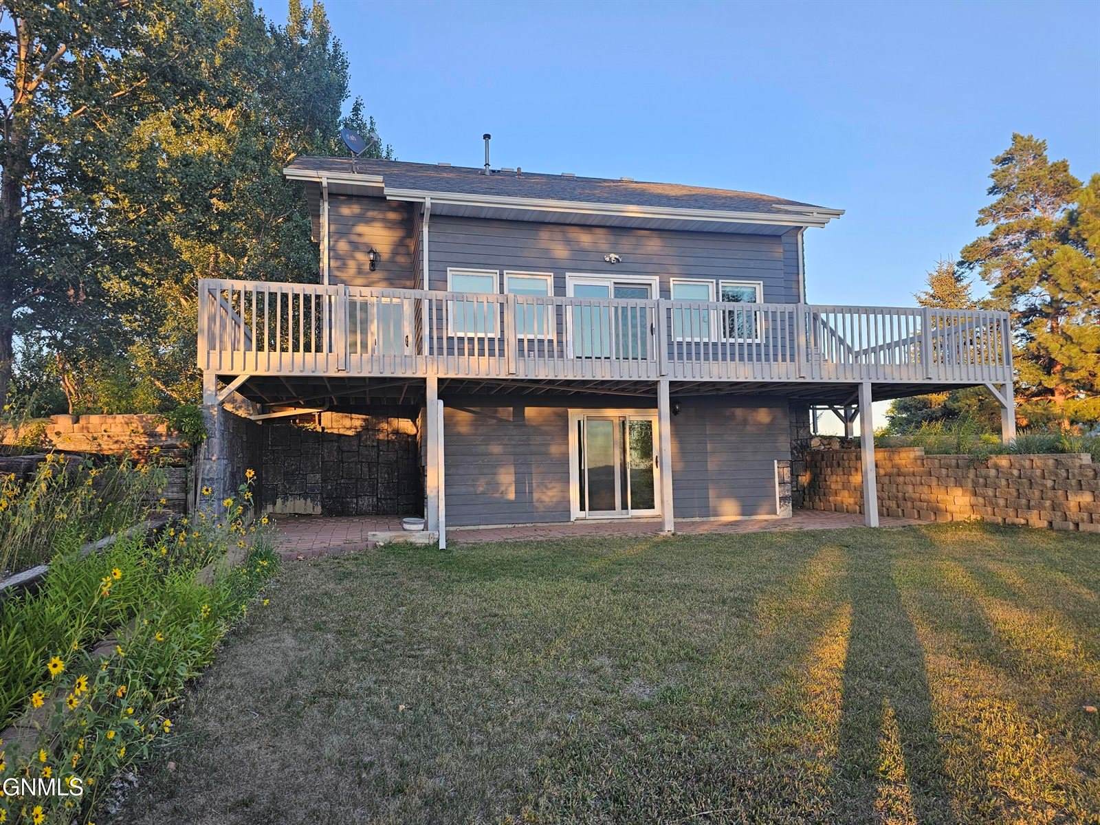 715 Paulsen Drive NW, Mandan, ND 58554