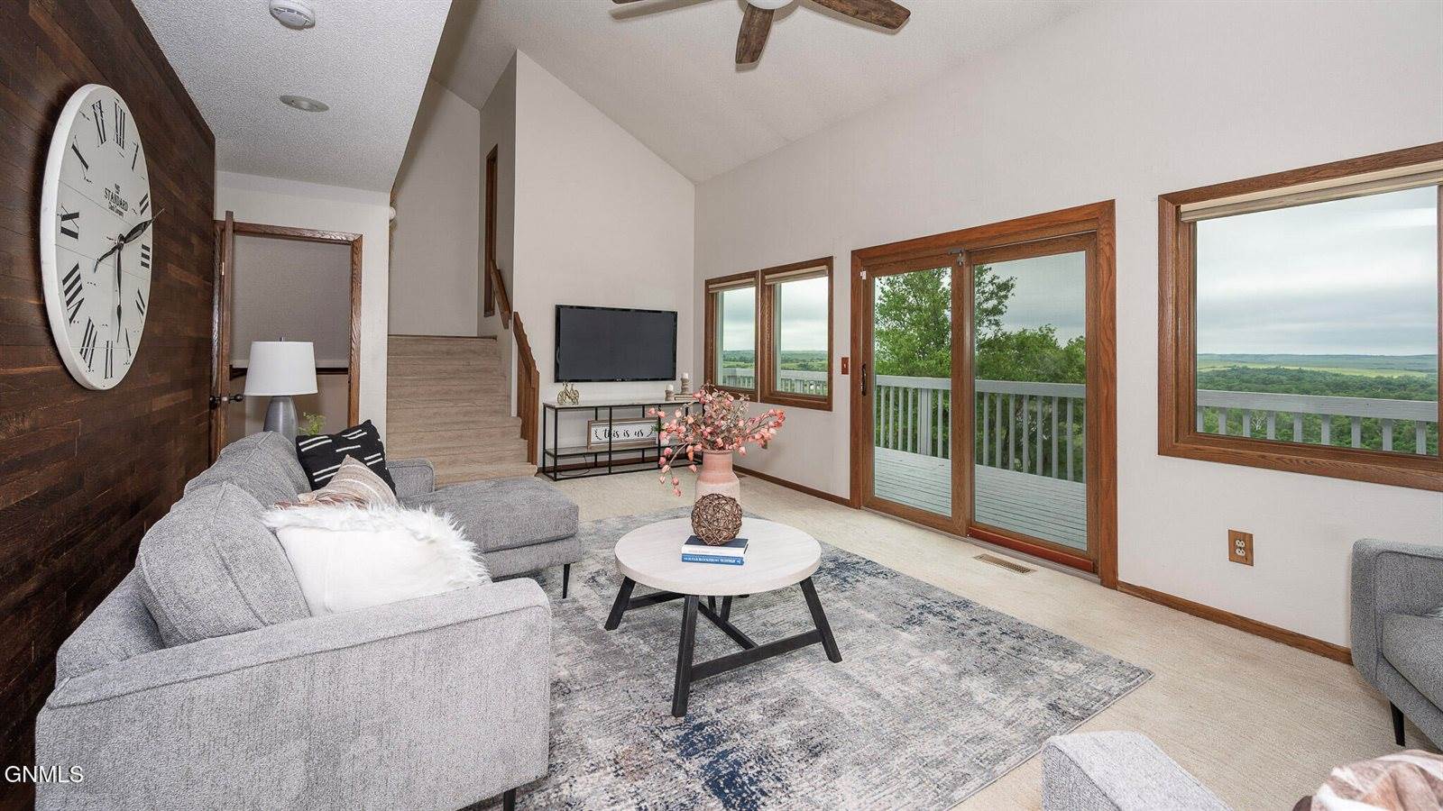 715 Paulsen Drive NW, Mandan, ND 58554