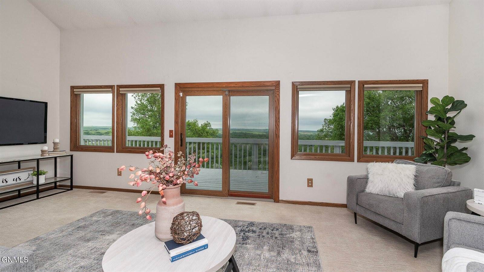 715 Paulsen Drive NW, Mandan, ND 58554