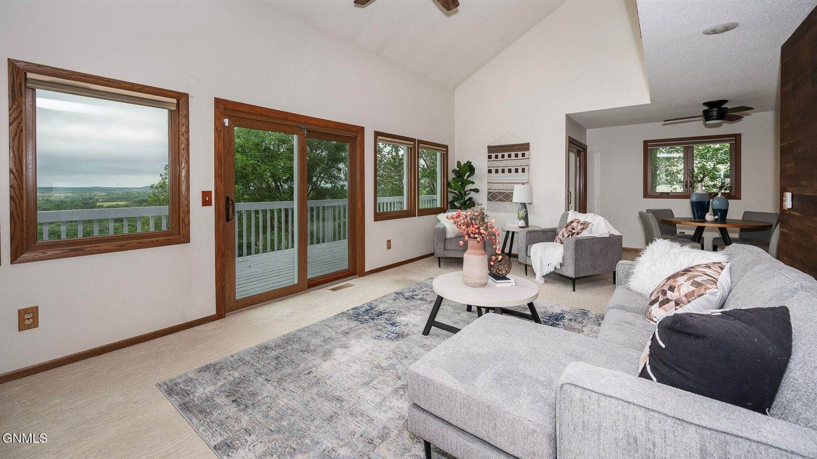 715 Paulsen Drive NW, Mandan, ND 58554