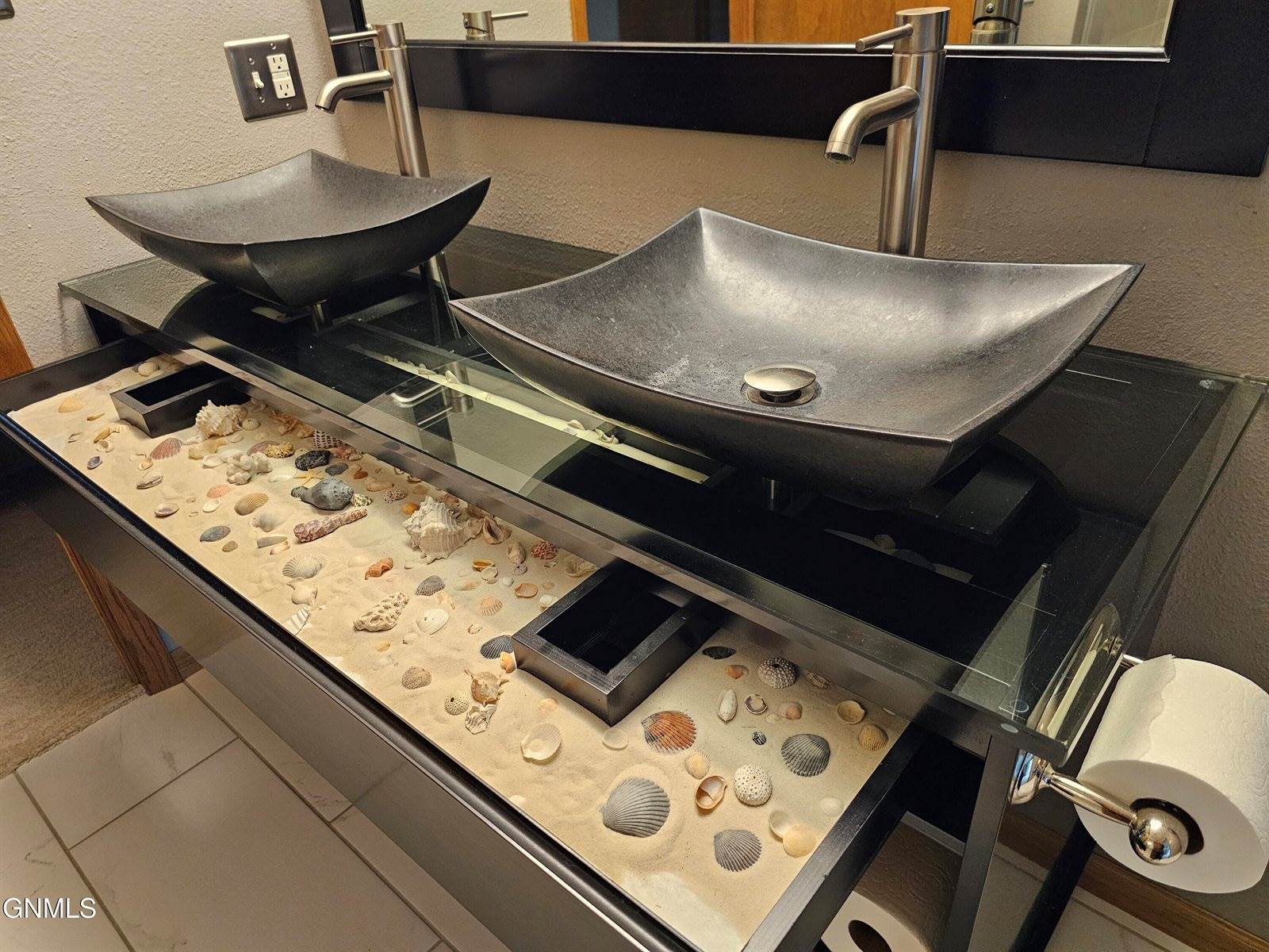 715 Paulsen Drive NW, Mandan, ND 58554