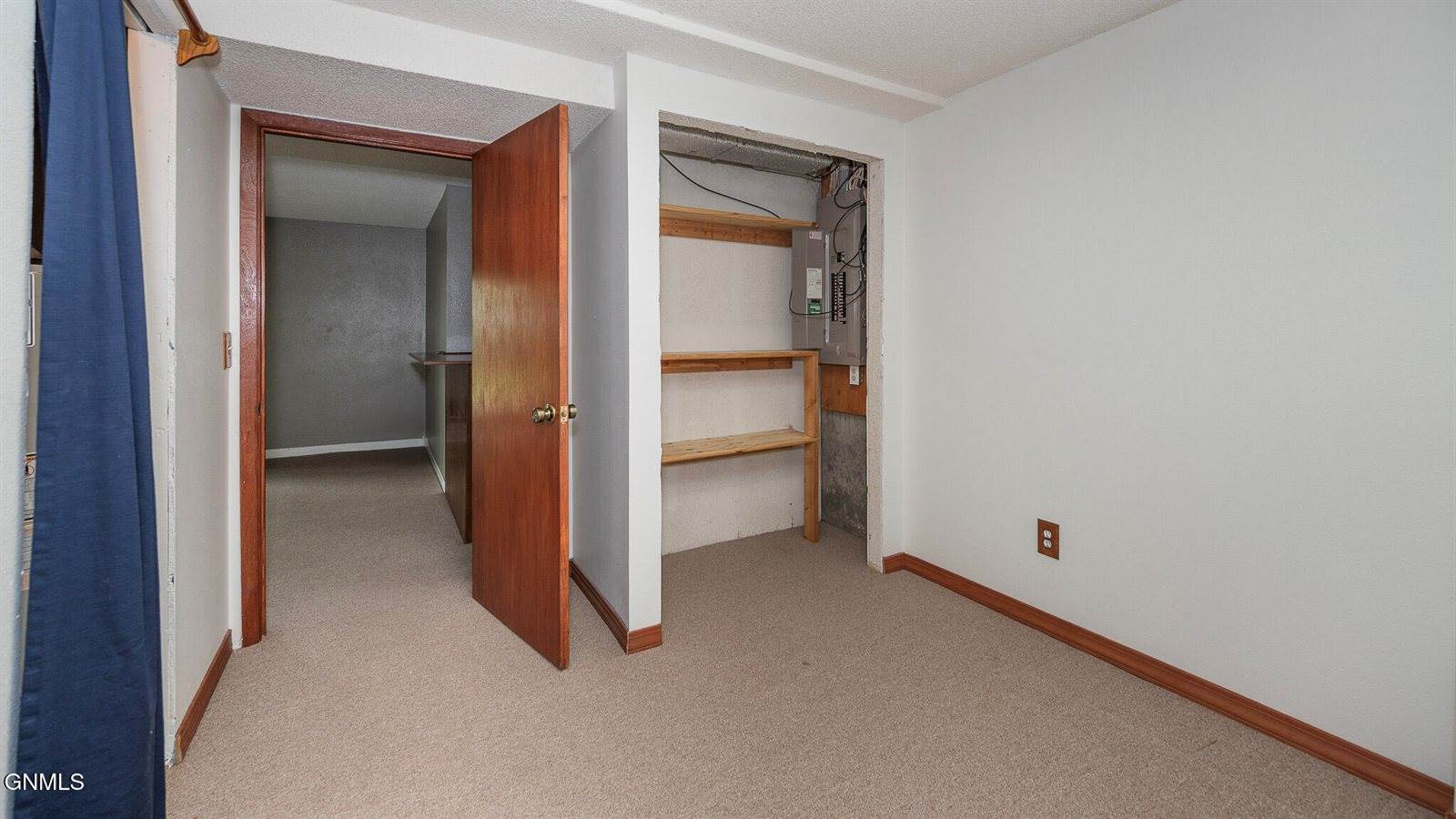 715 Paulsen Drive NW, Mandan, ND 58554