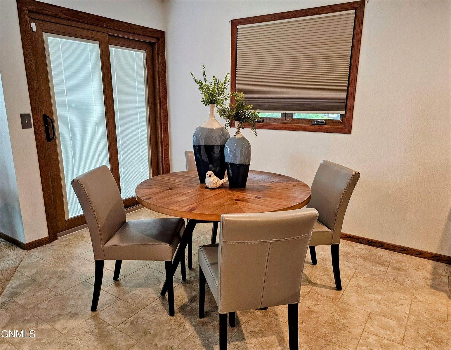 715 Paulsen Drive NW, Mandan, ND 58554