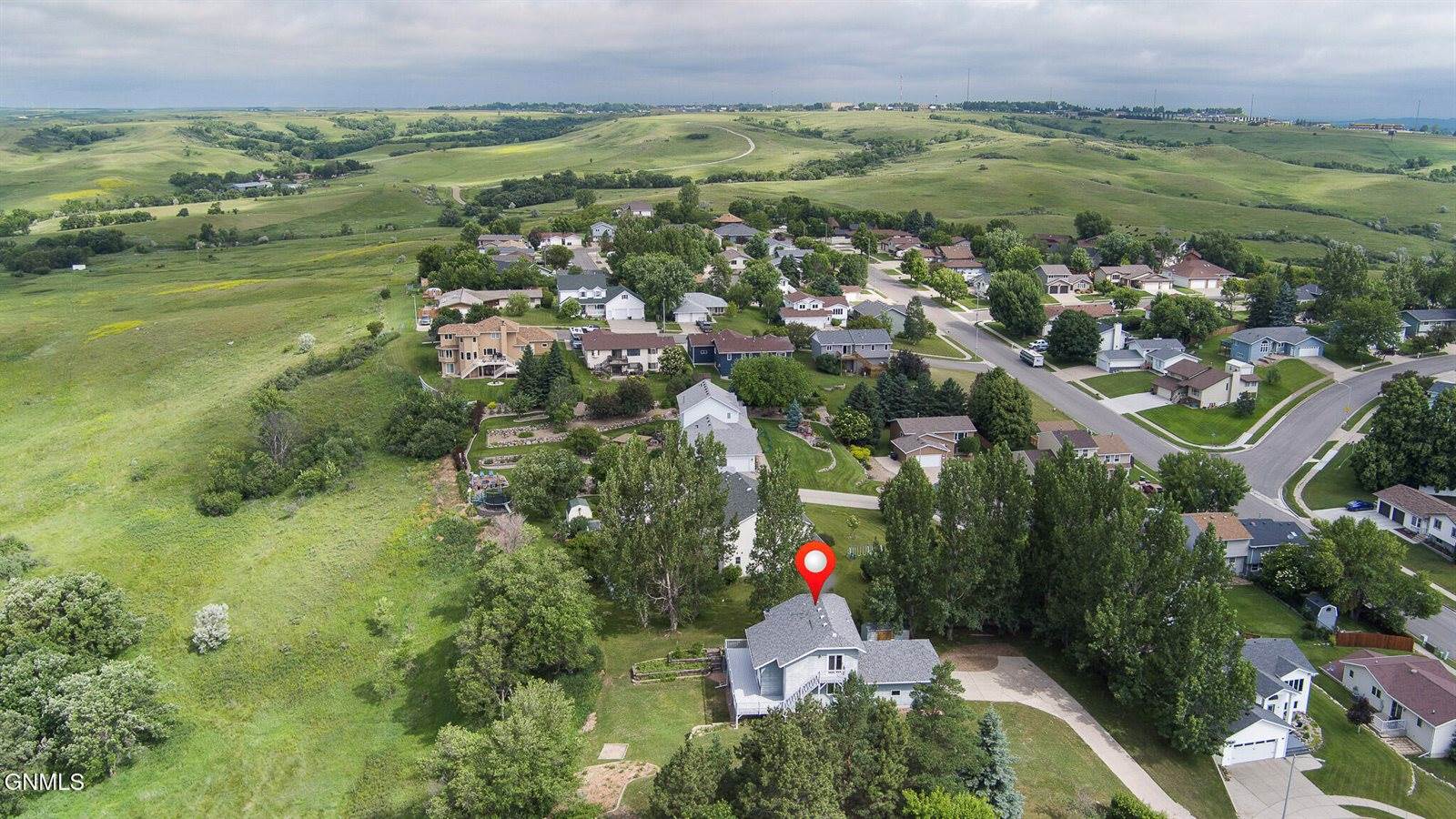 715 Paulsen Drive NW, Mandan, ND 58554