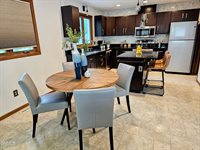 715 Paulsen Drive NW, Mandan, ND 58554