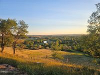 715 Paulsen Drive NW, Mandan, ND 58554