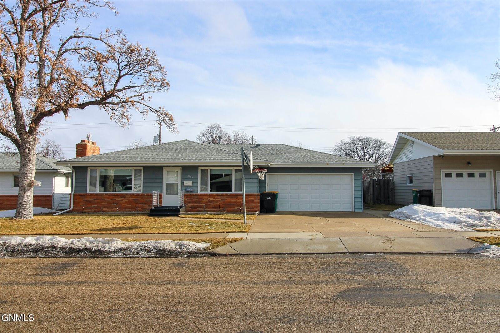 2105 3rd Street North, Bismarck, ND 58501