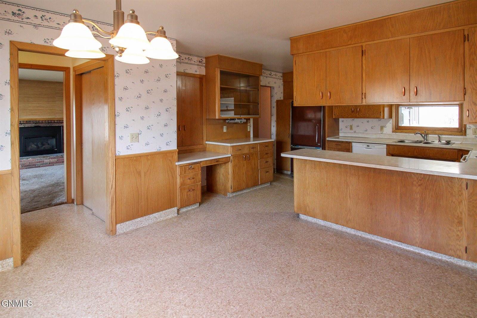 2105 3rd Street North, Bismarck, ND 58501