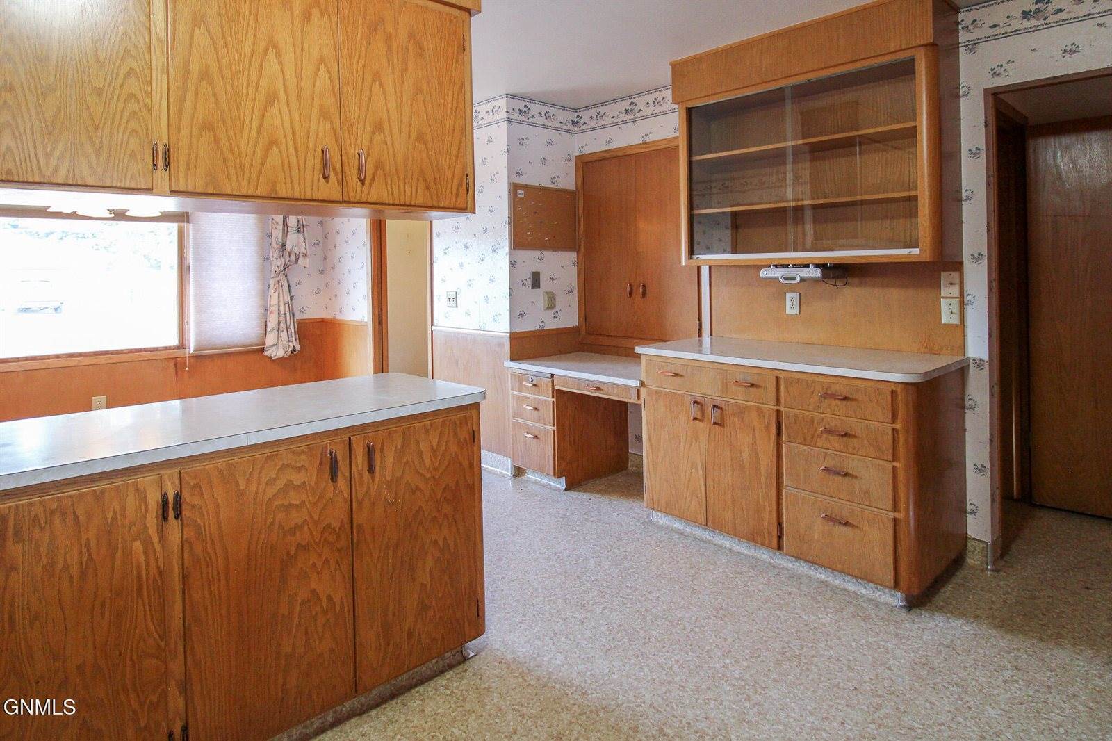 2105 3rd Street North, Bismarck, ND 58501