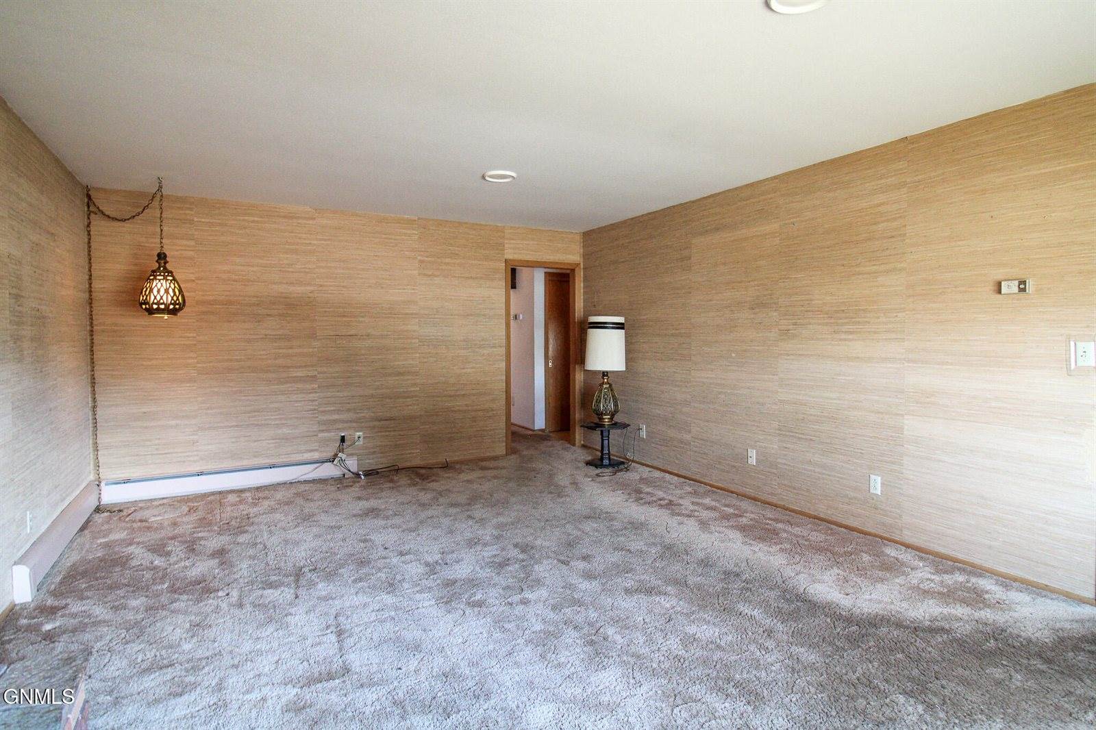 2105 3rd Street North, Bismarck, ND 58501