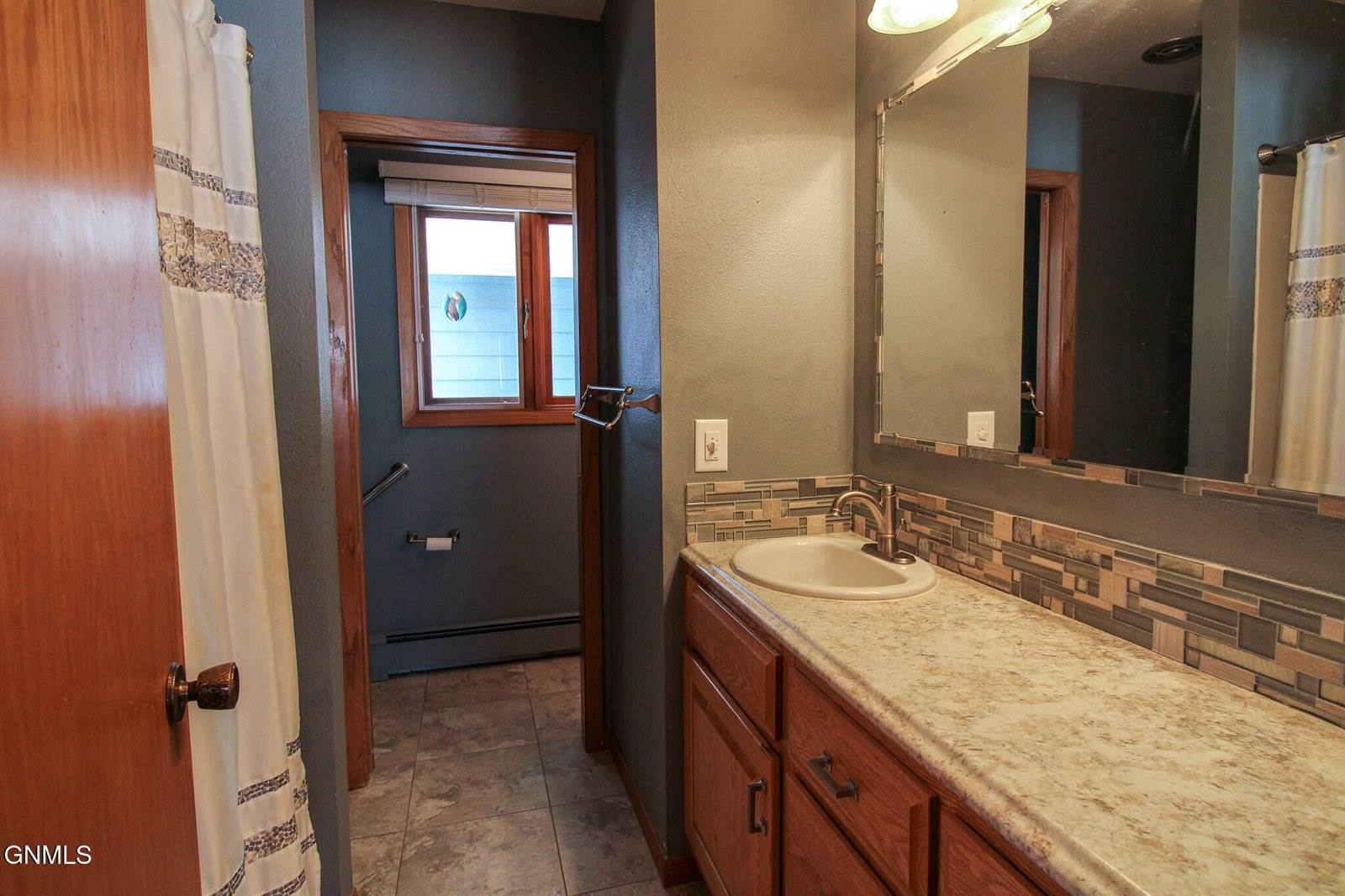 2105 3rd Street North, Bismarck, ND 58501