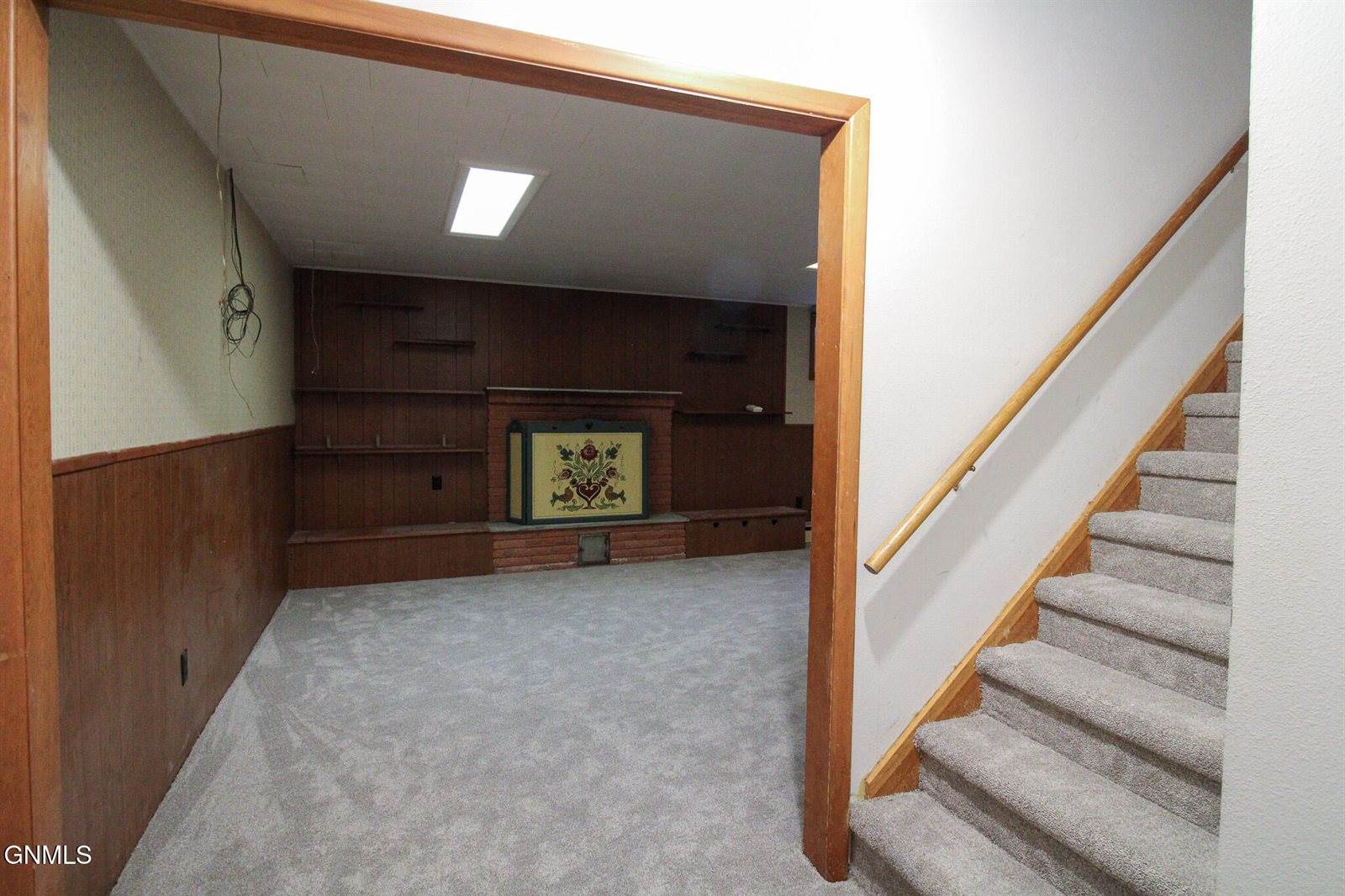 2105 3rd Street North, Bismarck, ND 58501