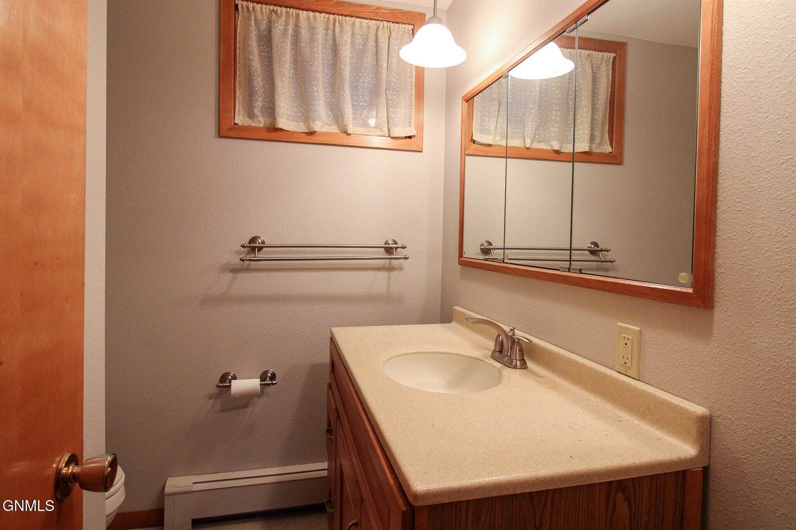 2105 3rd Street North, Bismarck, ND 58501