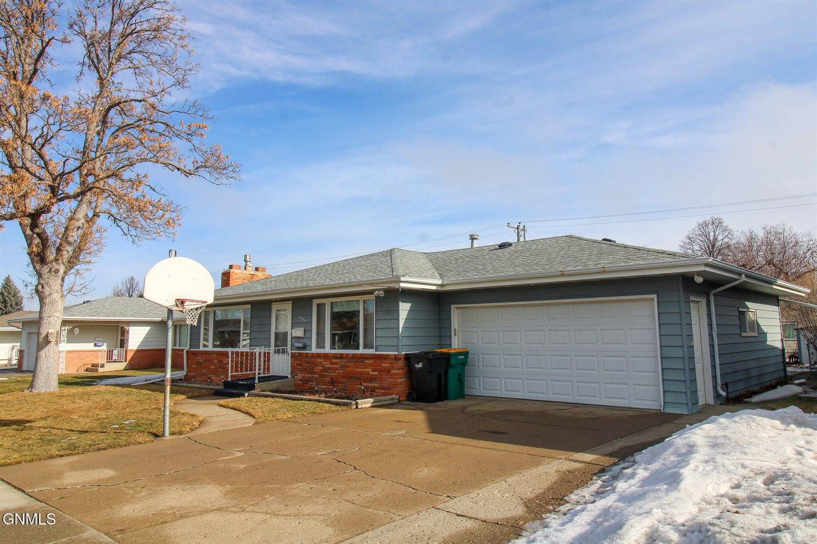 2105 3rd Street North, Bismarck, ND 58501