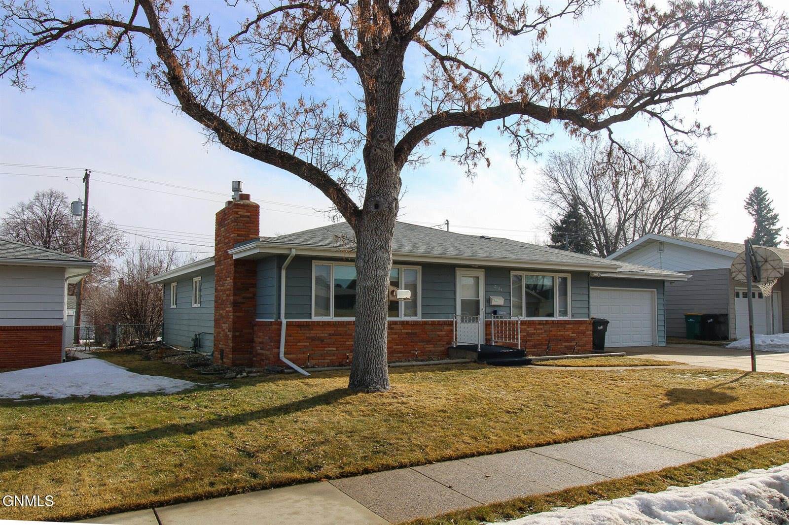 2105 3rd Street North, Bismarck, ND 58501