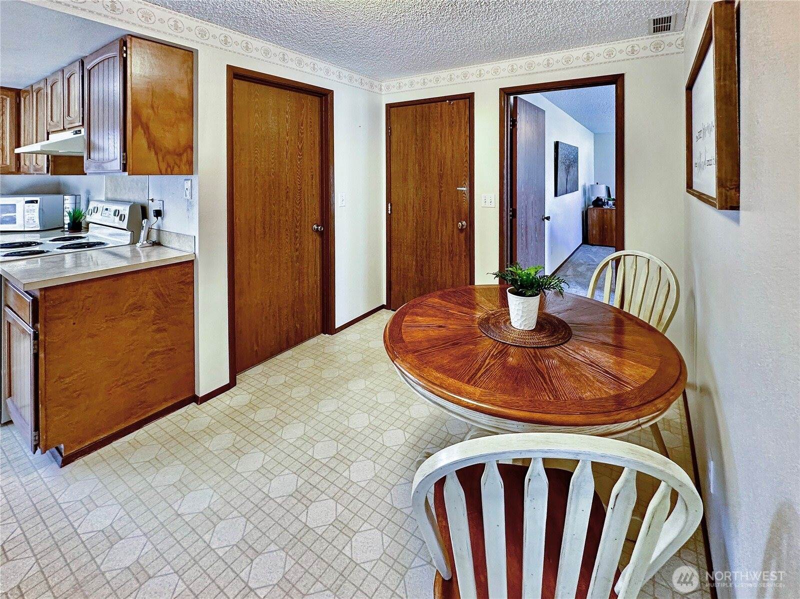 916 Cathy Court SE, Tumwater, WA 98501