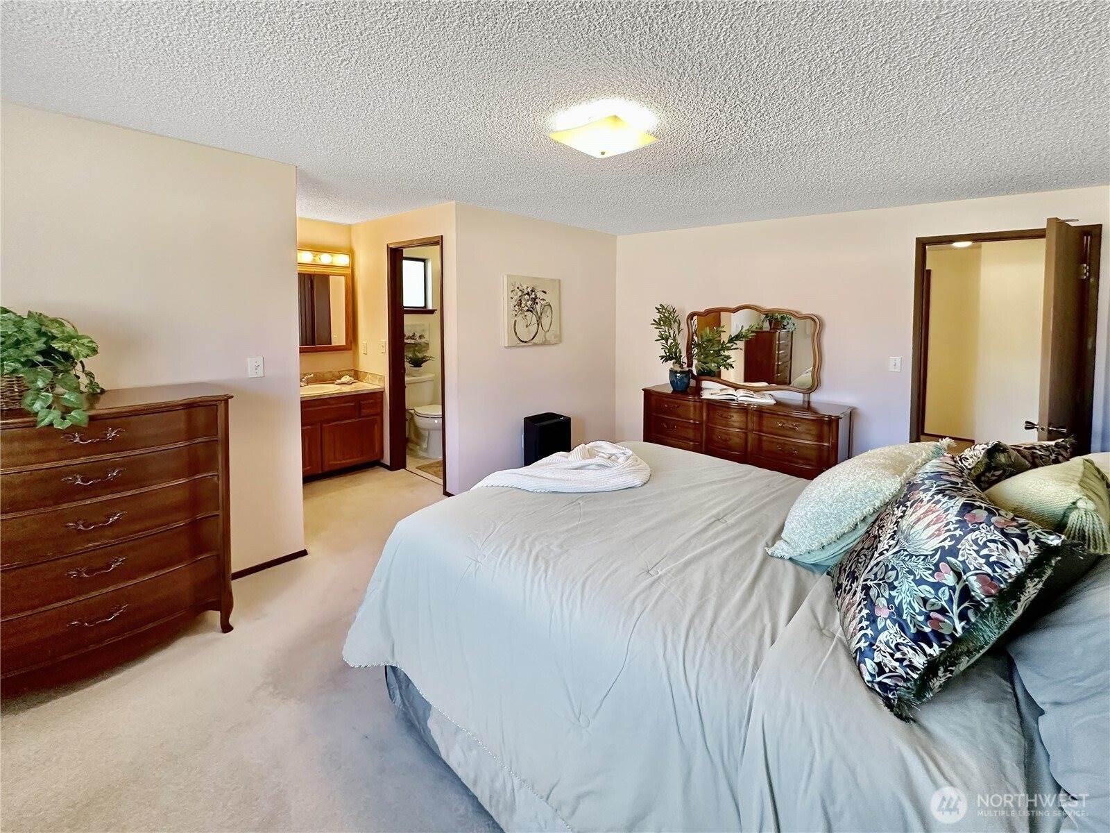 916 Cathy Court SE, Tumwater, WA 98501