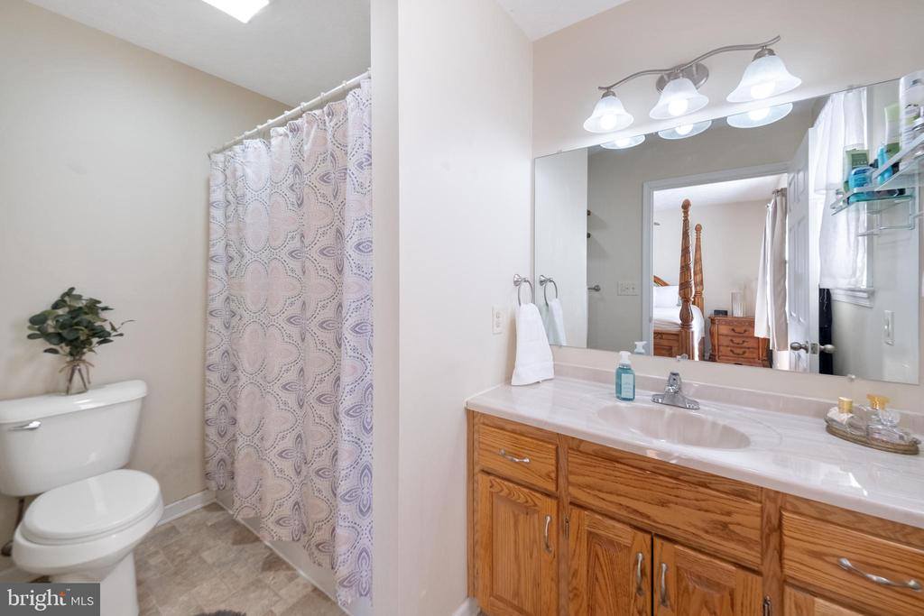 450 Creekside Drive, Luray, VA 22835