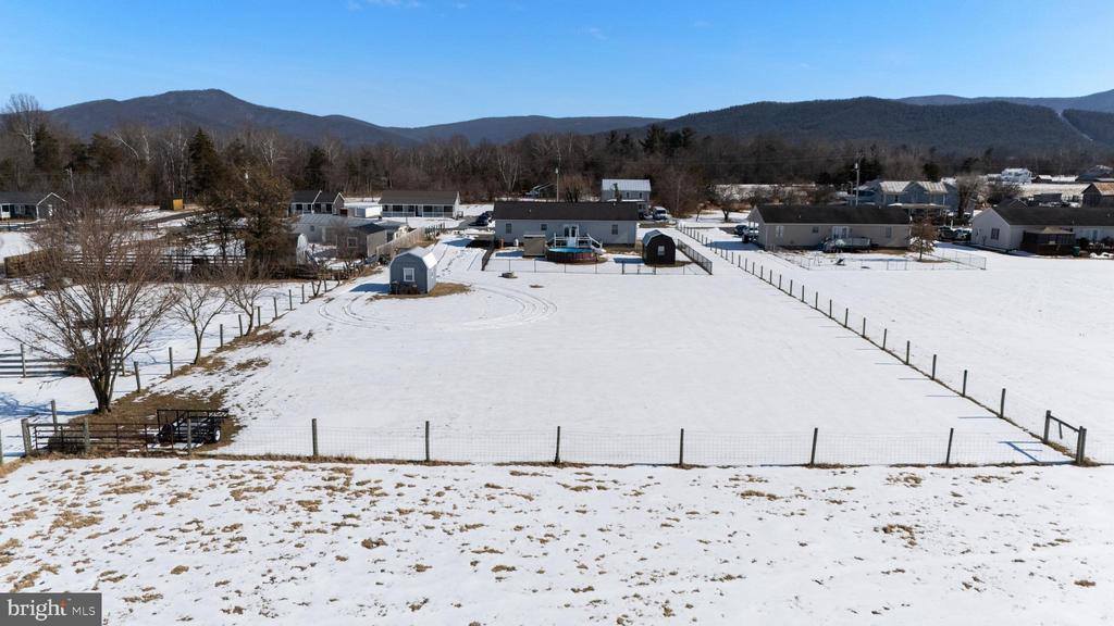 450 Creekside Drive, Luray, VA 22835