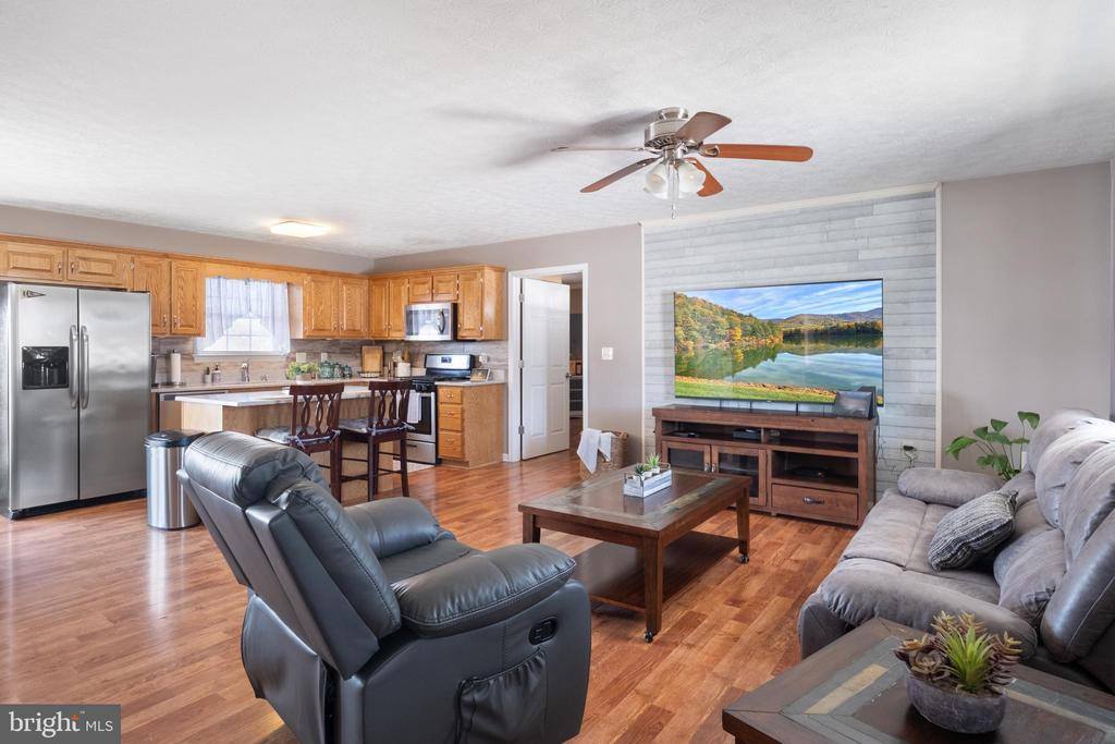 450 Creekside Drive, Luray, VA 22835