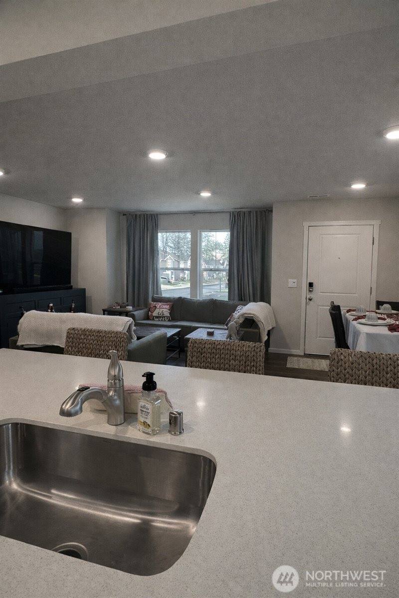 3901 Hyde Loop NE, Olympia, WA 98506