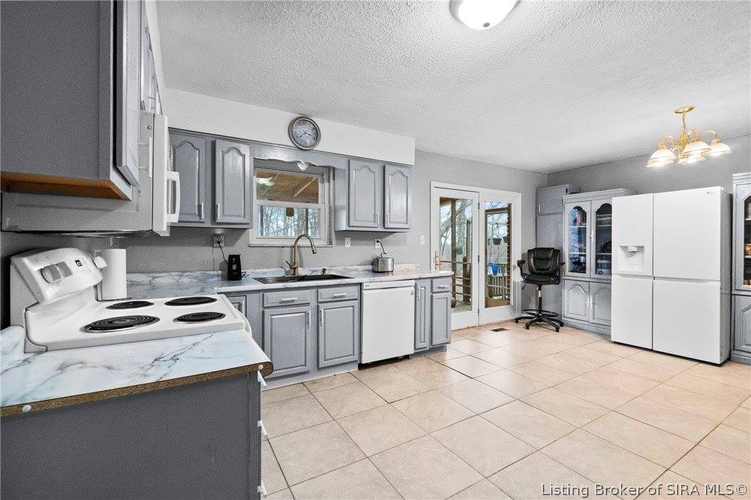 9690 South Voyles Road, Pekin, IN 47165