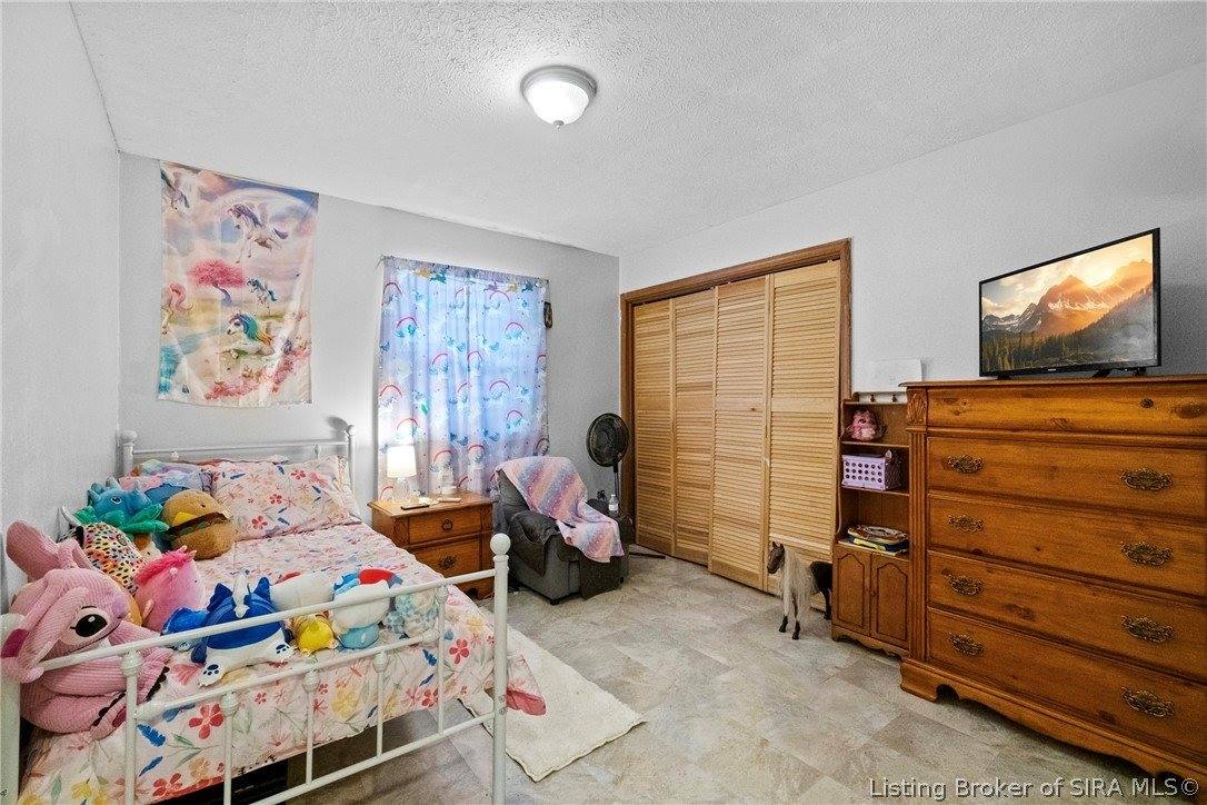 9690 South Voyles Road, Pekin, IN 47165