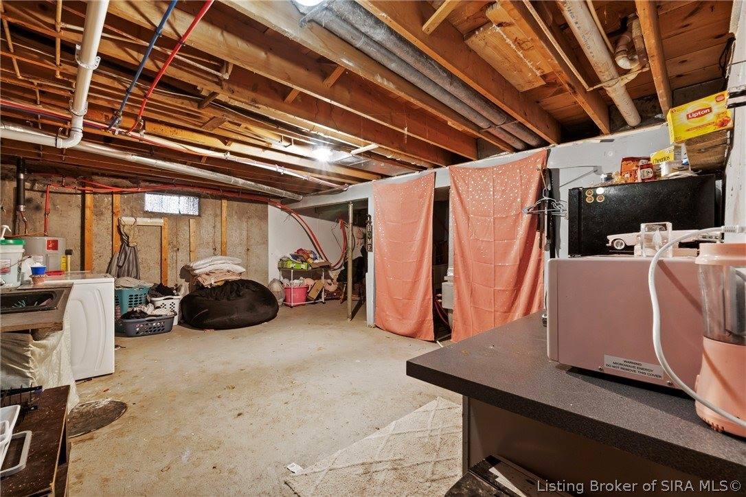 9690 South Voyles Road, Pekin, IN 47165