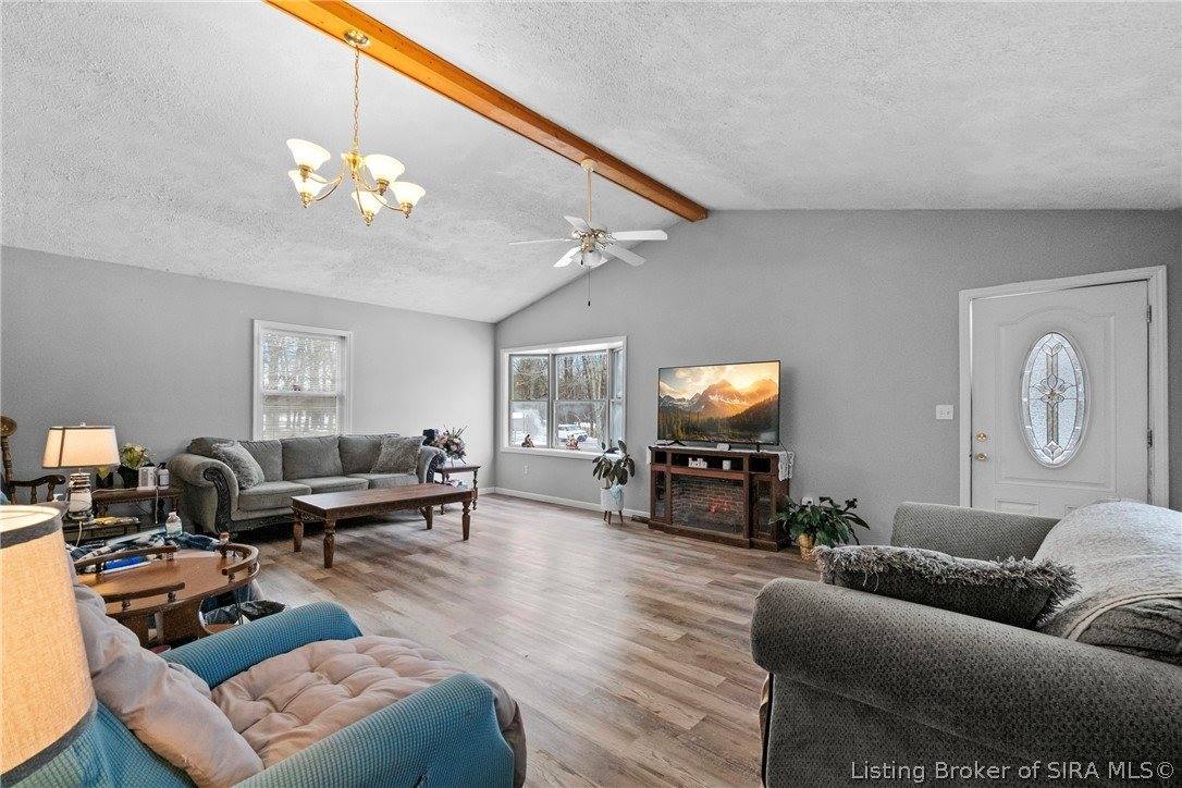 9690 South Voyles Road, Pekin, IN 47165