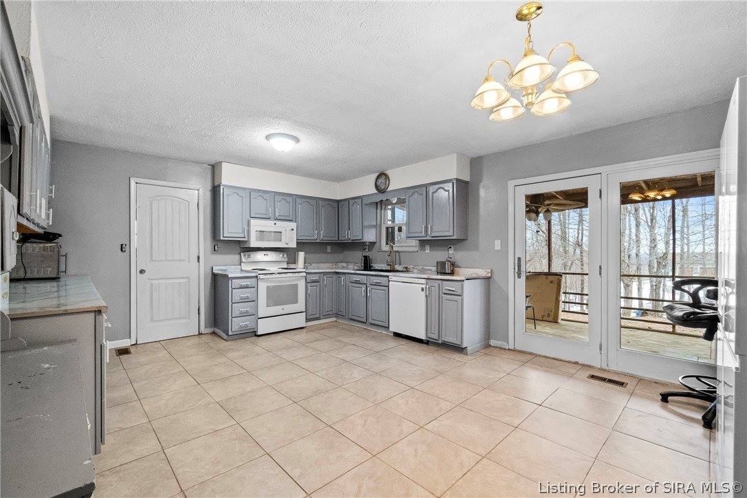 9690 South Voyles Road, Pekin, IN 47165