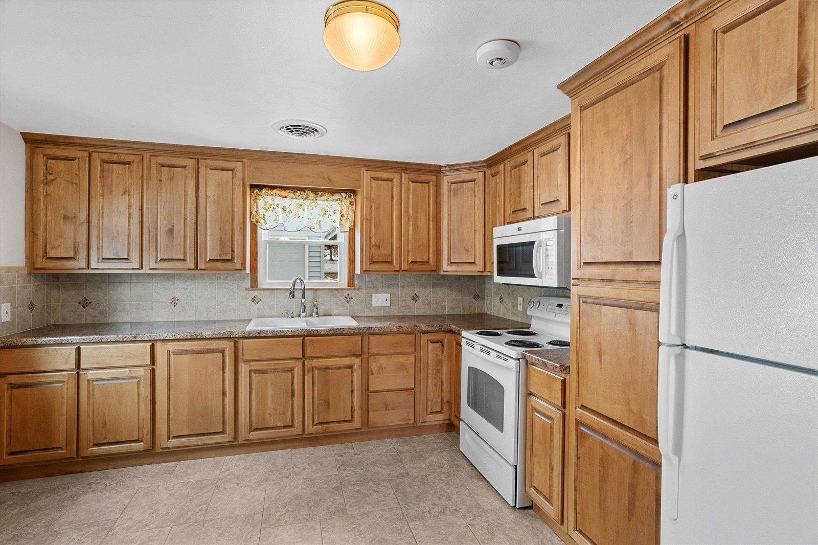 406 N Spruce Avenue, Marshfield, WI 54449