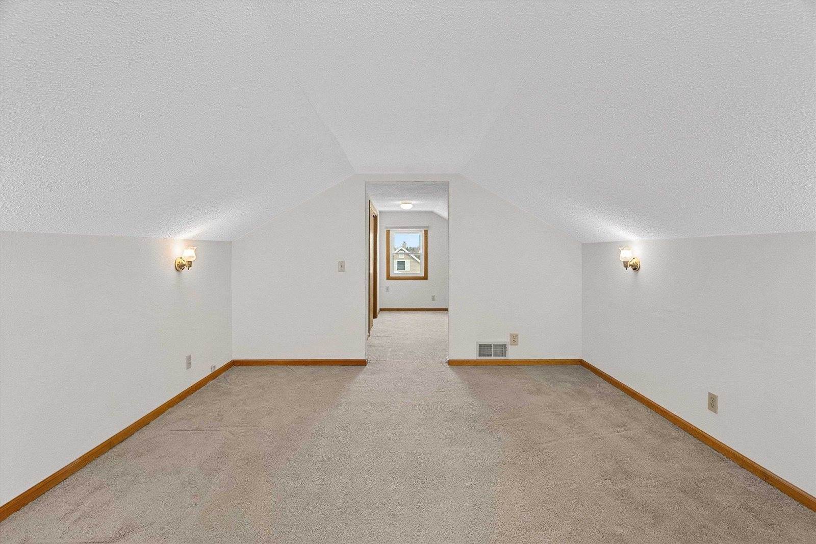 406 N Spruce Avenue, Marshfield, WI 54449