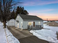 406 N Spruce Avenue, Marshfield, WI 54449