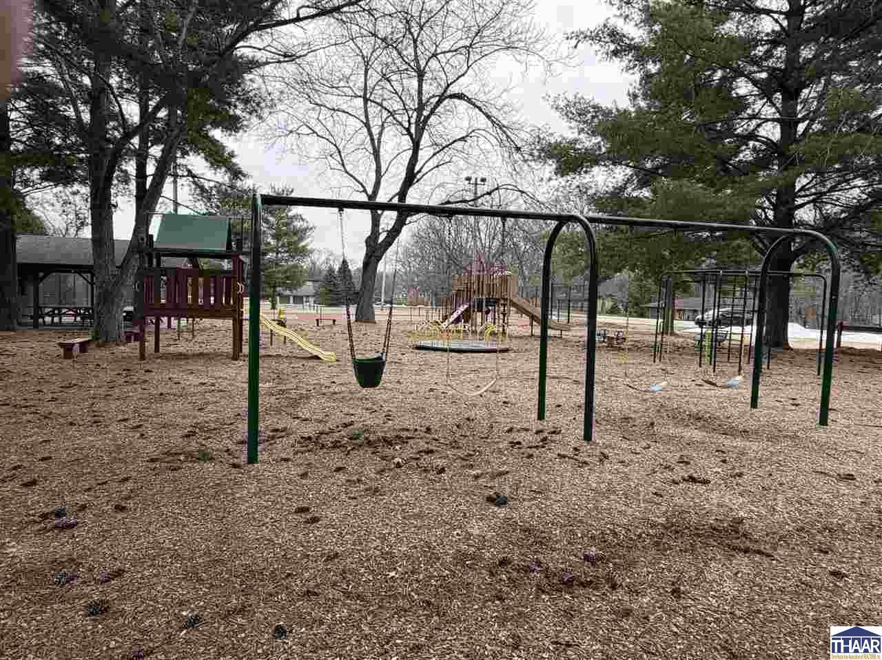 8600 North Lakewood, West Terre Haute, IN 47885