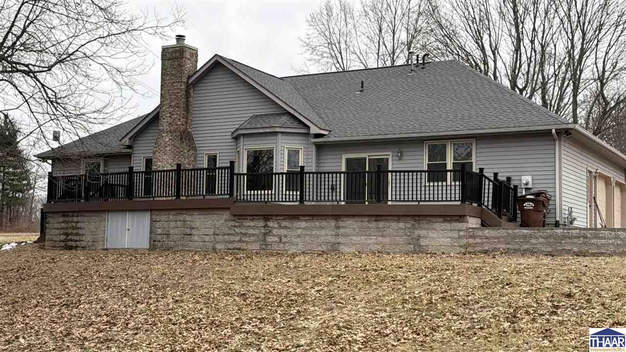 8600 North Lakewood, West Terre Haute, IN 47885