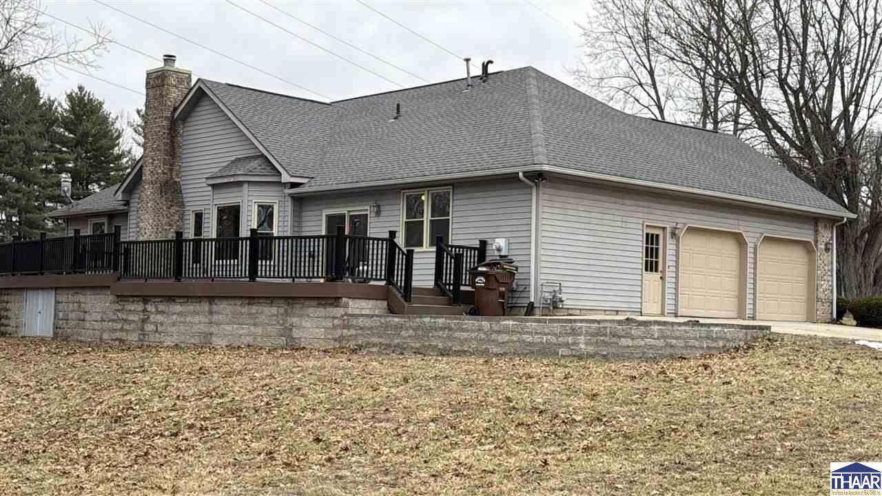 8600 North Lakewood, West Terre Haute, IN 47885