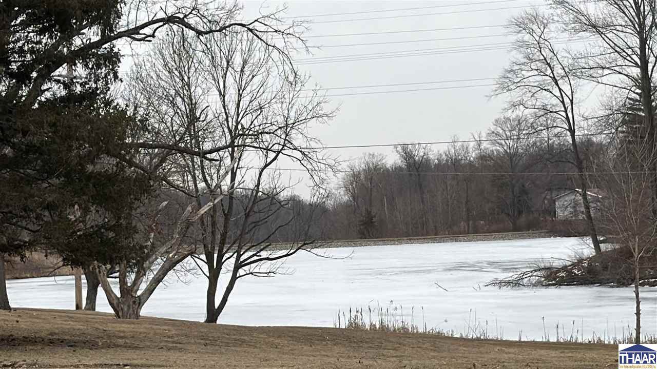 8600 North Lakewood, West Terre Haute, IN 47885