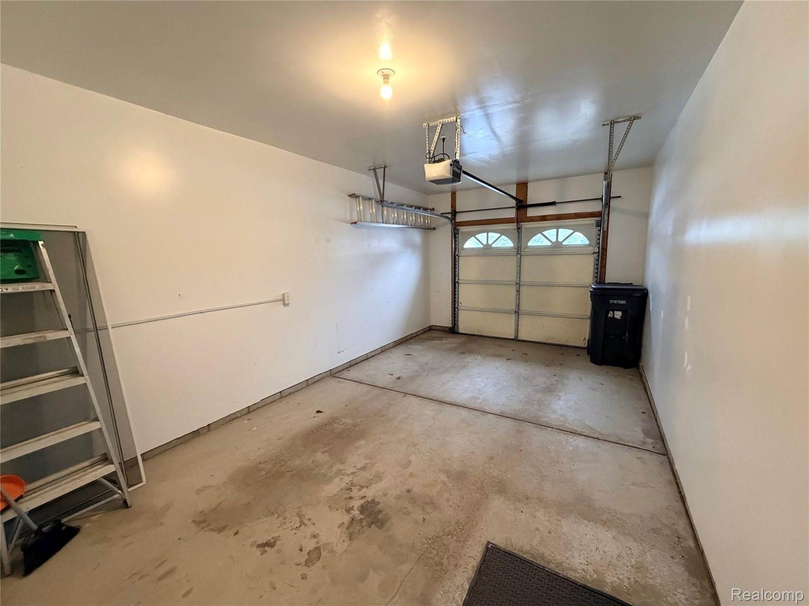 714 Olde English Circle, HowellTownship_Livingston, MI 48855