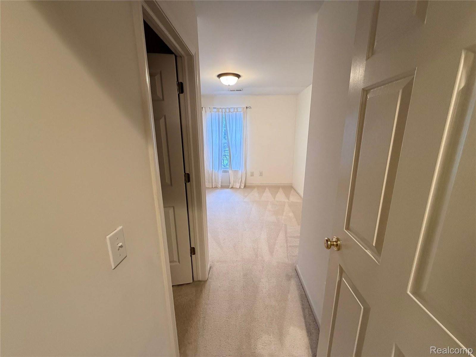 714 Olde English Circle, HowellTownship_Livingston, MI 48855