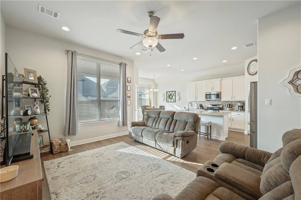 6334 Eldora Drive, College Station, TX 77845